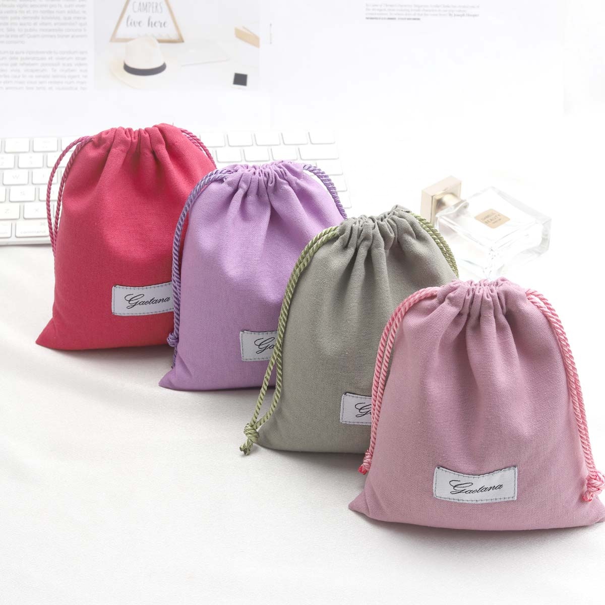 มีสีสัน