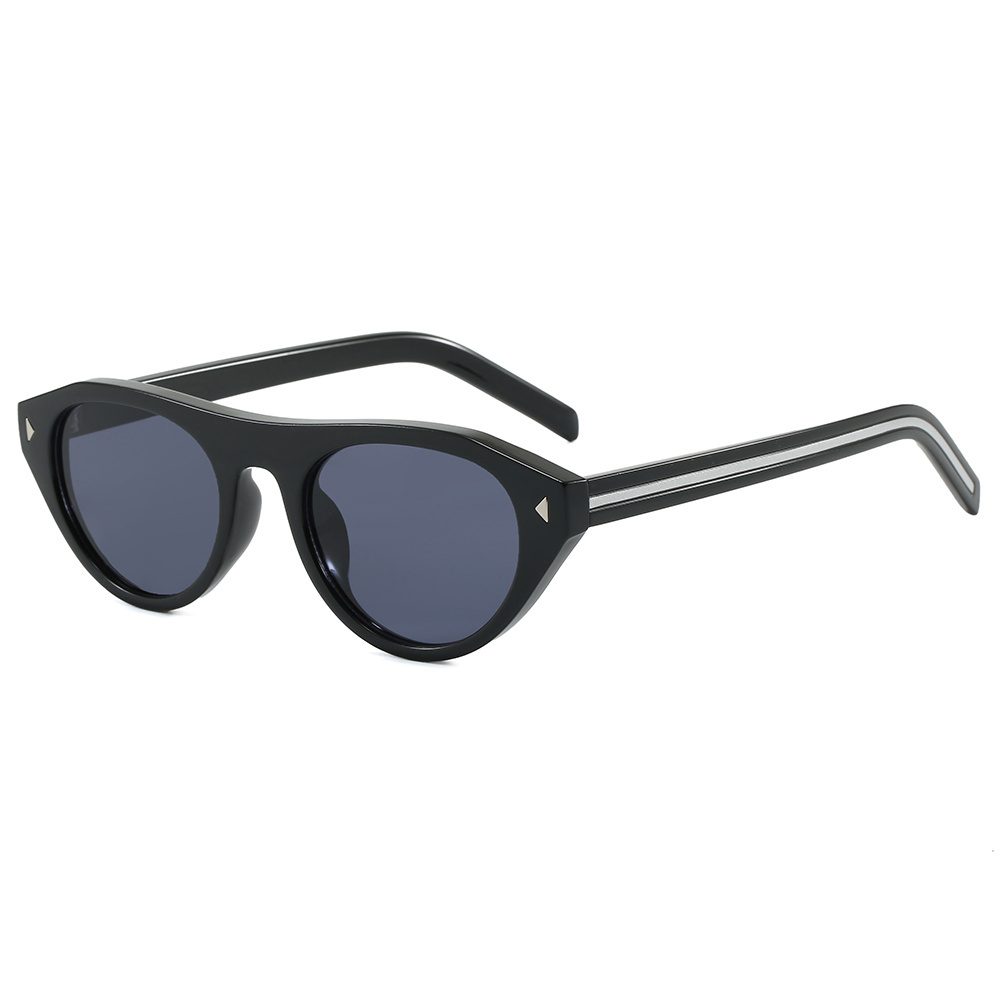 C1. Glossy Black Frame Grey Lens