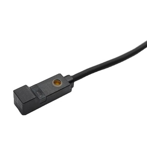 Sensor de proximidad cuadrado pequeño 10*10mm S10 Sensor de metal inductivo rectangular Distancia de detección Sensor de proximidad de bajo costo de 4mm - Product Image 1