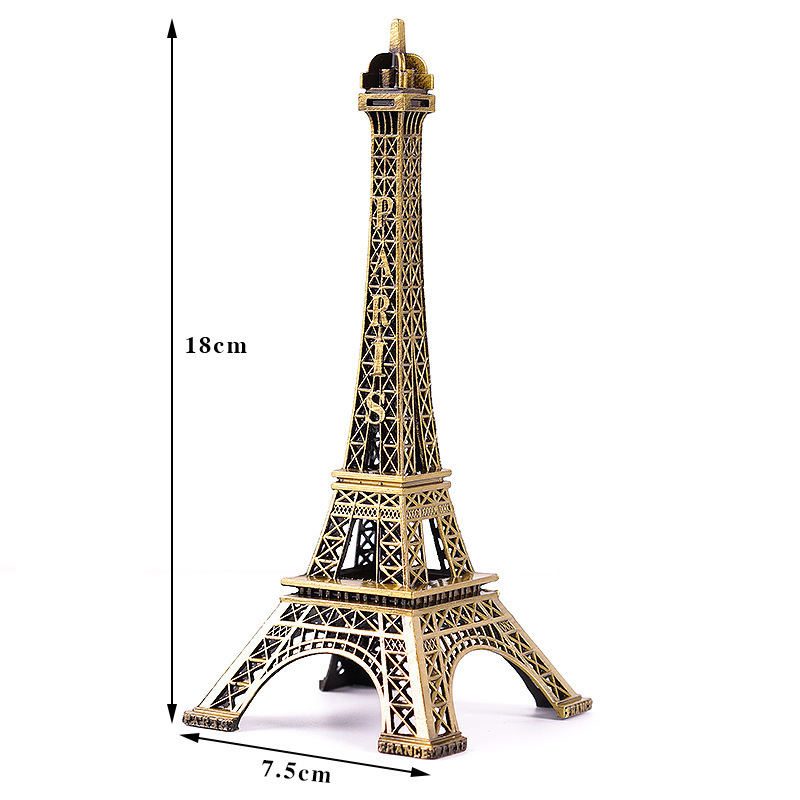 La torre di ferro da 18 cm viene fornita con scatola
