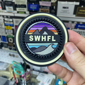 Tùy Chỉnh 3D Mềm PVC Logo Dập Nổi Móc Ủi Và Vòng Lặp PVC Các Bản Vá Lỗi Khuôn Golf Hat Với Cao Su Các Bản Vá Lỗi Cho Mũ - Product Image 4