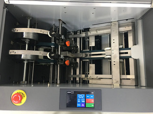 स्वचालित 6 10 12 20 डिब्बे पेपर शीट कोलेटर मशीनें बुकलेट के लिए ए3 ए4 पेपर कोलेटिंग गेदरिंग मशीन - Product Image 2