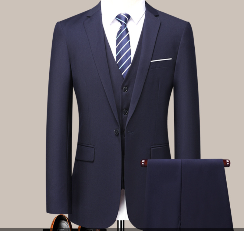 Pantaloni blu navy con cappotto a un bottone