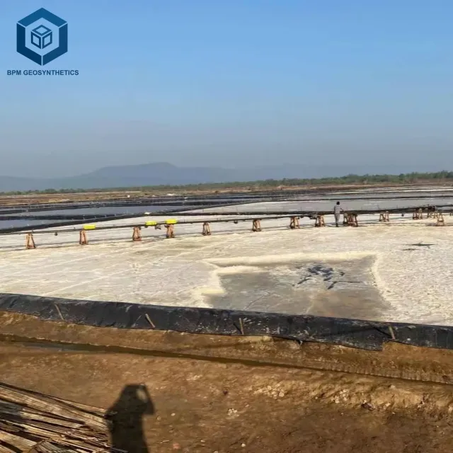 Güney afrika'da tuz buharlaşması için çift pürüzsüz HDPE geomembran drenaj yuvarlak tanklar