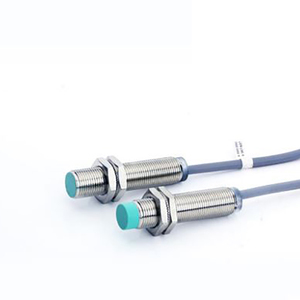 Sensor de proximidad inductivo de NBN4-12GM50-E0-V1, distancia de trabajo nominal, enchufe conector de 4mm, M12 x 14 pines, función de interruptor normalmente abierto - Product Image 2