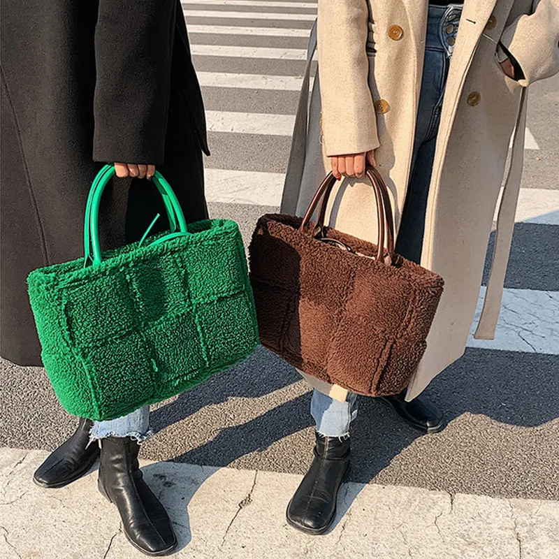 2022豪華な冬の暖かい子羊の織りの豪華な正方形のハンドバッグ女性のための大容量のフェイクファートートバッグ