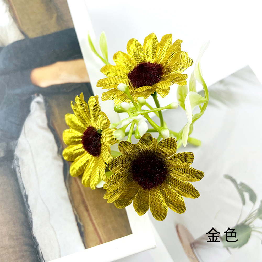 Golden-Waterweed Daisy