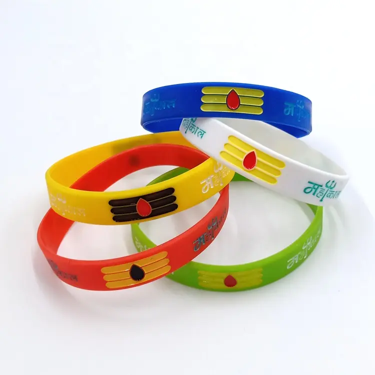 Braccialetti in gomma a prezzi economici indiani sfusi economici con bracciale in Silicone di gomma personalizzato con impresso personalizzato di grandi quantità