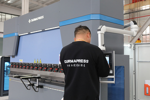 Venta directa 2025 Nuevo diseño DA53T Sistema CNC 4 + 1 Axis Máquina de freno de prensa completamente controlada por computadora - Product Image 6