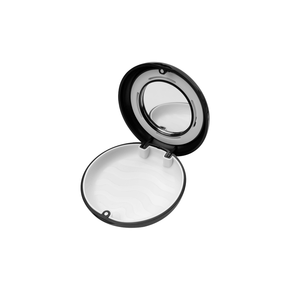 Black-white-mirror