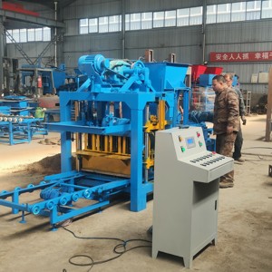 Automatización de ladrillos de alta resistencia hechos de carbón Gangue Hydraform M7 Máquina de fabricación de bloques entrelazados - Product Image 4