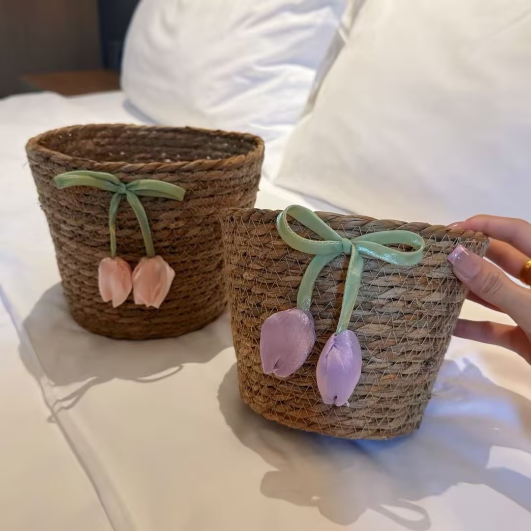 One small tulip bow woven storage basket