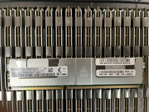 Sk Hynix 64gb Pc3-12800l Ddr3-1600 carico ridotto 8 rx4 Cl11 240 Pin 1.5v modulo di memoria LRDIMM HMTA8GL7AHR4C-PB - Product Image 3