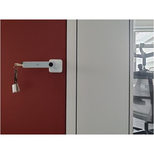 Crie um ambiente de escritório moderno e elegante com uma parede de divisória de vidro lateral de camada única-resistente e durável