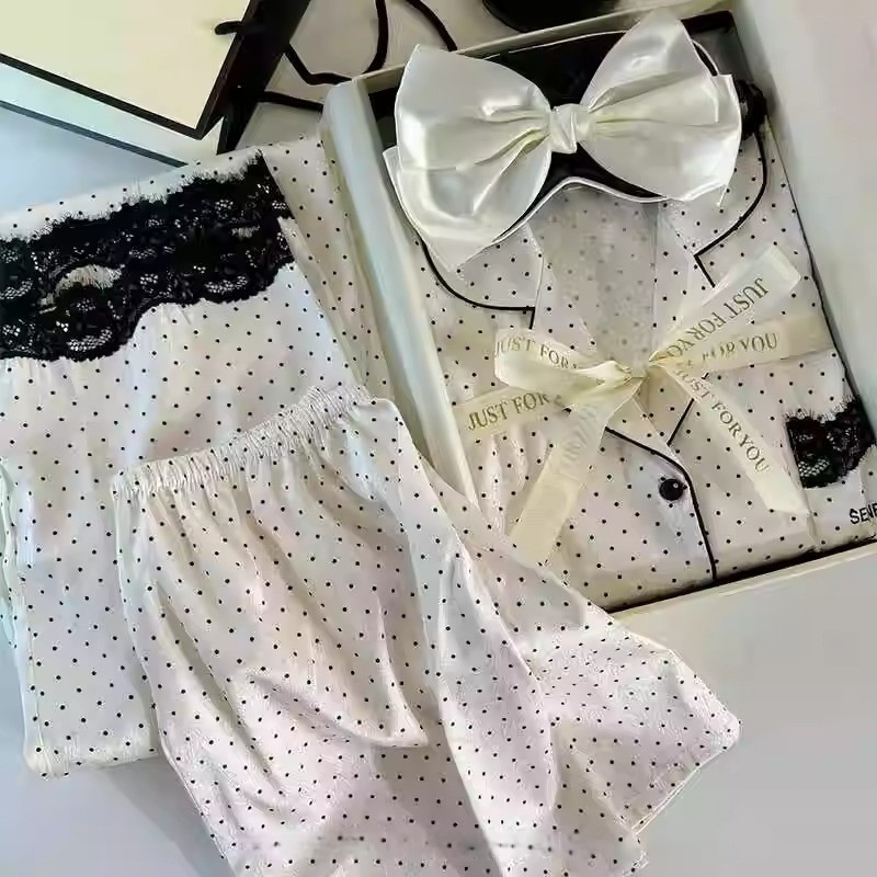 Miss Fumi, colore a pois