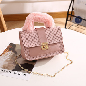 Uzun ömürlü yüksek kaliteli Premium kadin Crossbody çanta şık tasarımı ve yüksek depolama kapasitesi ile dayanıklı malzemeden yapılmış