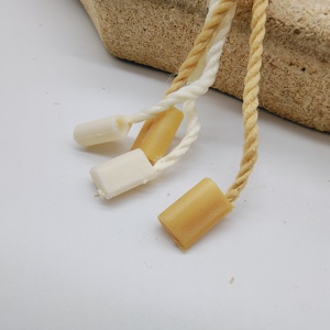 Cuerda de etiqueta colgante de PVC al por mayor, accesorios de ropa normales con cerradura, sellos de bucle oscilante de plástico, cuerda de etiqueta de ropa común al por mayor - Product Image 5