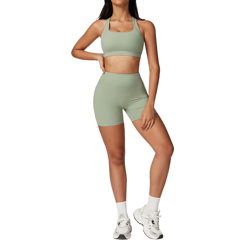 Ensemble court vert clair