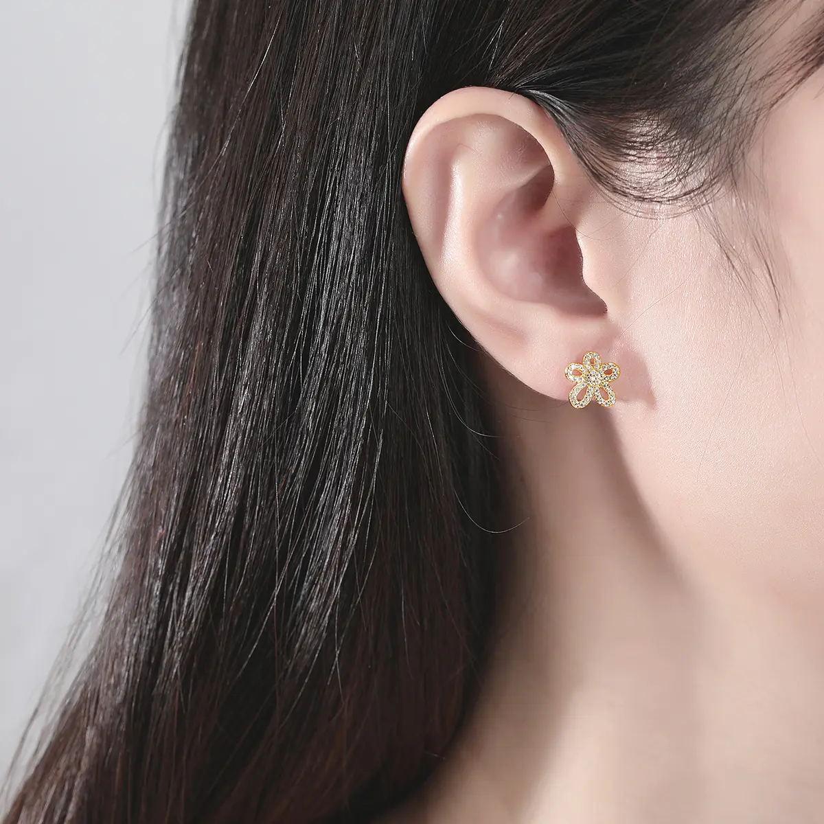 Pendientes de trébol con forma de corazón incrustados de diamante para mujer, de plata de ley S925, moda con personalidad, chapado en oro K, estilo lujoso