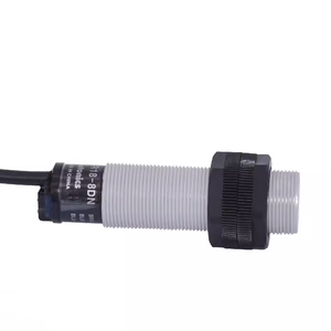 CR18-8DN容量性近接スイッチ - Product Image 1