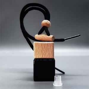 Tùy Chỉnh <span class=keywords><strong>Mini</strong></span> Rỗng Xe Khuếch Tán Mặt Dây Chuyền Thiết Kế Mới Thủy Tinh Khuếch Tán Nước Hoa Treo Xe Chai Khuếch Tán - Product Image 3