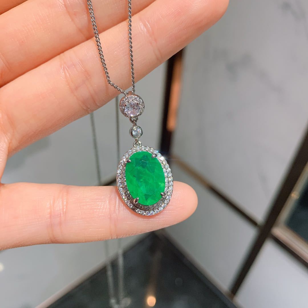 Emerald pendant