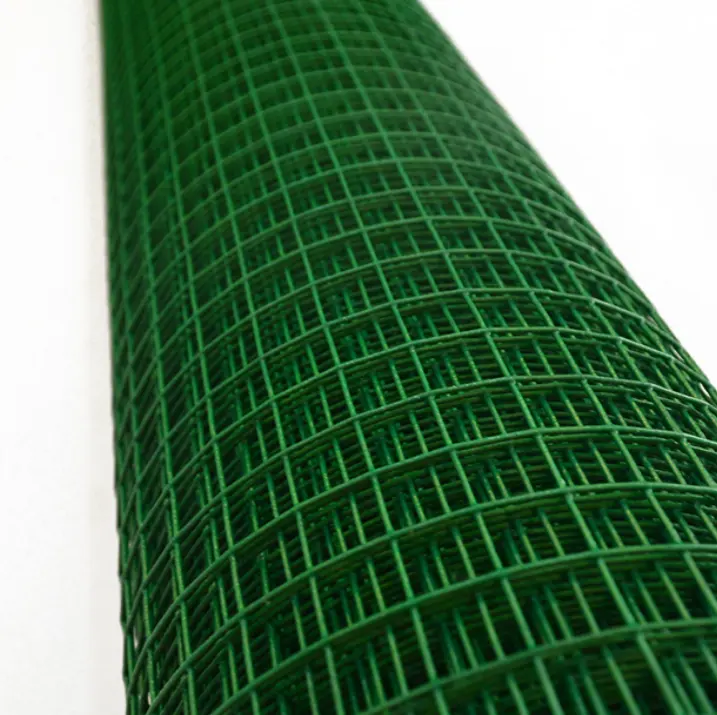 Rivestimento di rete metallica saldata in PVC con superficie di smalto e antipioggia per recinzione agricola