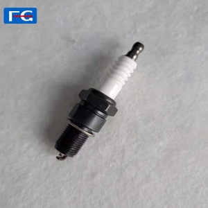 Piezas originales de coche, bujía automática de motor de coche, bujía automática R42XLS CR43TS, venta al por mayor para bujía de motor de coche - Product Image 5