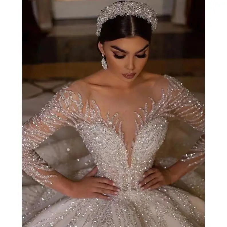 Tutti i tipi di Custom classico abito da sposa con perline di cristallo ricamato in pizzo Appliques su tessuto a rete per gli abiti da sposa innamorati