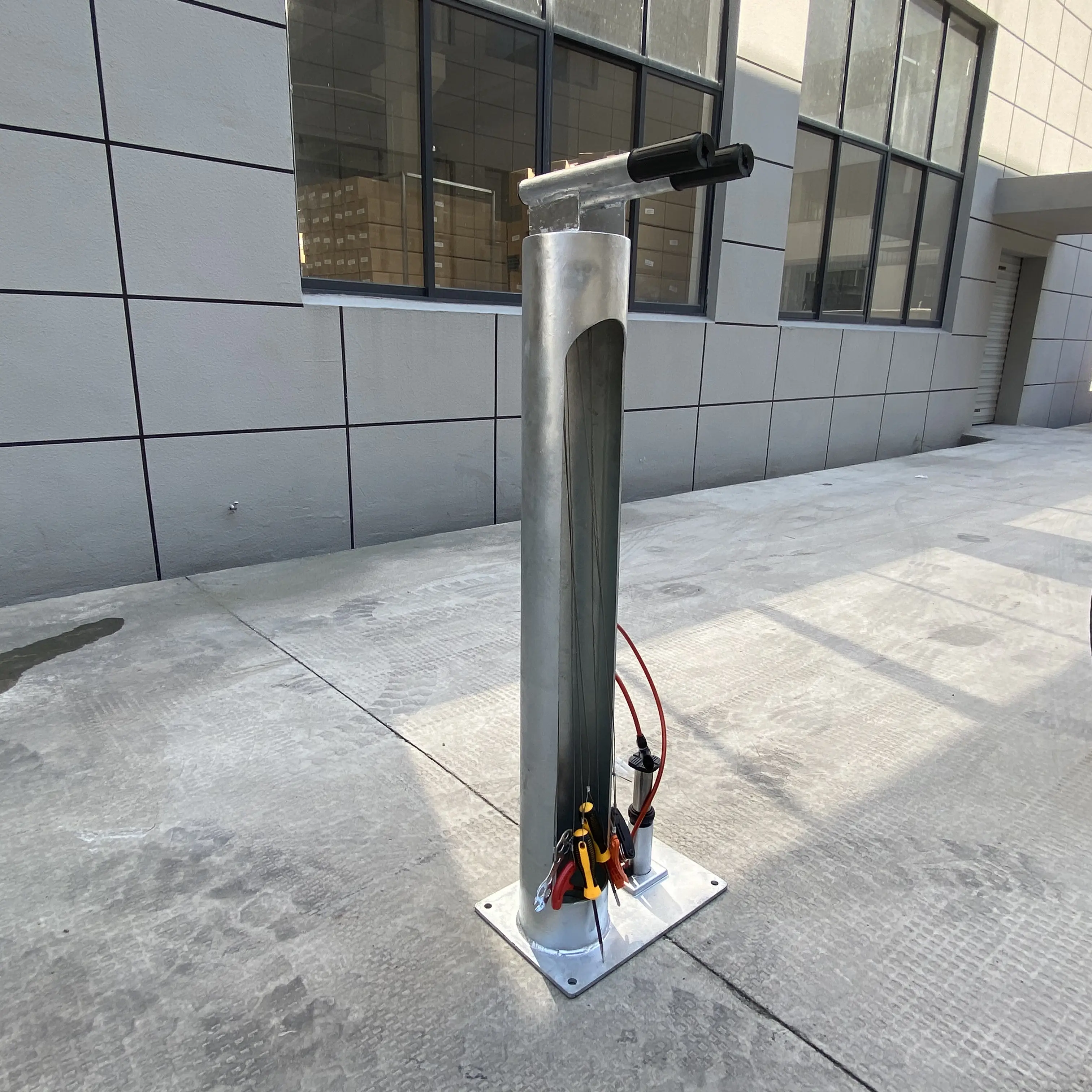 Fixit kamu bisiklet tamir istasyonu bisiklet çalışma göstergesi ve araçları ile standı