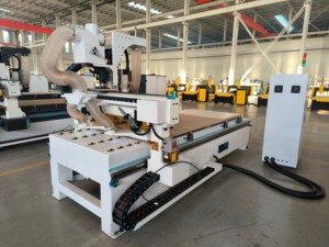 Enrutador de madera fácil de operar a buen precio, máquina enrutadora CNC 1325 ATC, 12 dispositivos automáticos de cambio de herramientas de alta velocidad - Product Image 4