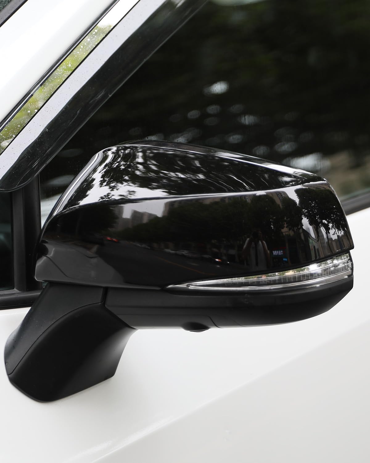 Gloss black