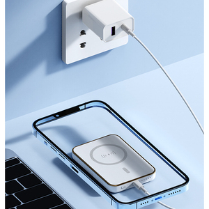 磁性无线充电便携式电源组，小型和轻型充电器5000毫安时USB C备份电池组兼容iPhone - Product Image 5