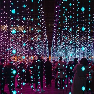 Bola de luz <span class=keywords><strong>LED</strong></span> RGB 3D, cadena de luces de cristal, luz de punto <span class=keywords><strong>LED</strong></span>, Bola de espejo para decoraciones de galería de arte de Navidad - Product Image 1