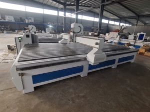 Enrutador CNC ATC con cortador de cuchillo oscilante - Product Image 2