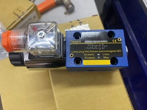 Mejor precio 4WE6 serie 4WE6J70/HG24N9K4 4WE6E70/HG24N9K4 4WE6C70/HG24N9K4 válvula direccional solenoide hidráulica - Product Image 2