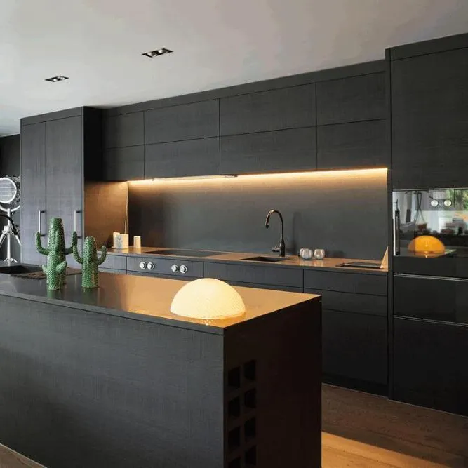 Foto Kabinet Dapur Lukisan Hitam Modern Desain