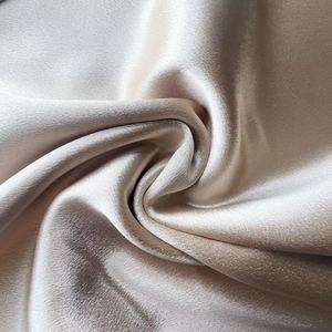 Tùy chỉnh đa-màu 75D * 200D Mỹ <span class=keywords><strong>satin</strong></span> 100% <span class=keywords><strong>Polyester</strong></span> bán buôn vải cho phụ nữ và trẻ em dài DRESS hijab khăn - Product Image 4