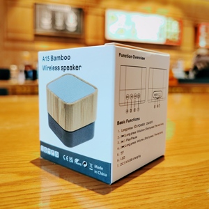 Benutzer definiertes Logo TF-Kartens teck platz Mini Tragbare <span class=keywords><strong>Bluetooth</strong></span>-Lautsprecher 3W RGB Wireless für Party im Freien Verwenden Sie ein kleines Bambus-Design