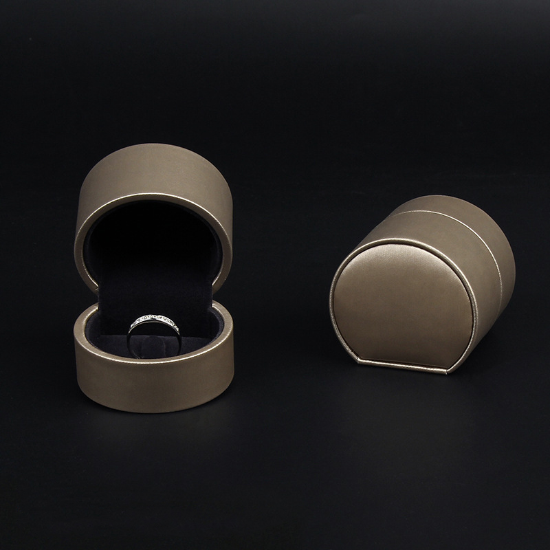 Gold ring box : 5.8*5.2*5.5
