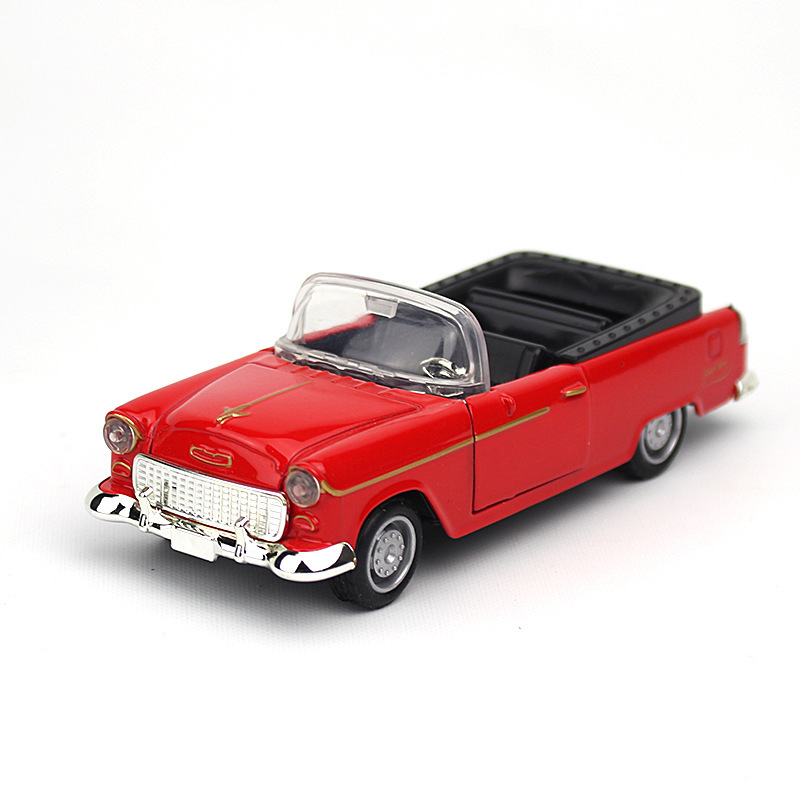 Auto d'epoca cabriolet da turismo rossa