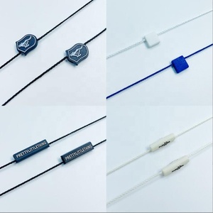 ハングタグロッカーカスタムエンボスブランド名ロゴプラスチックスイングループハングタグ紙タグ用ストリング - Product Image 2