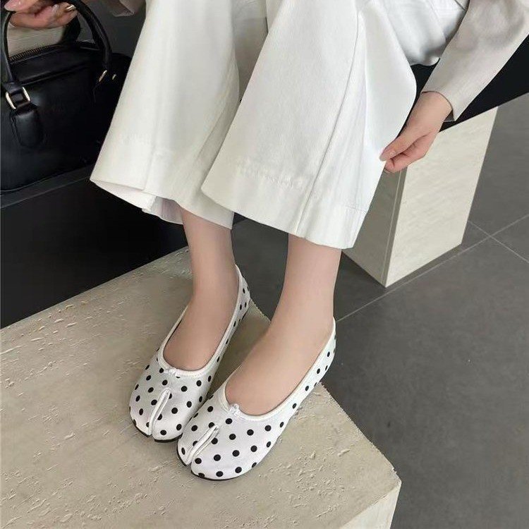 Blanc à pois