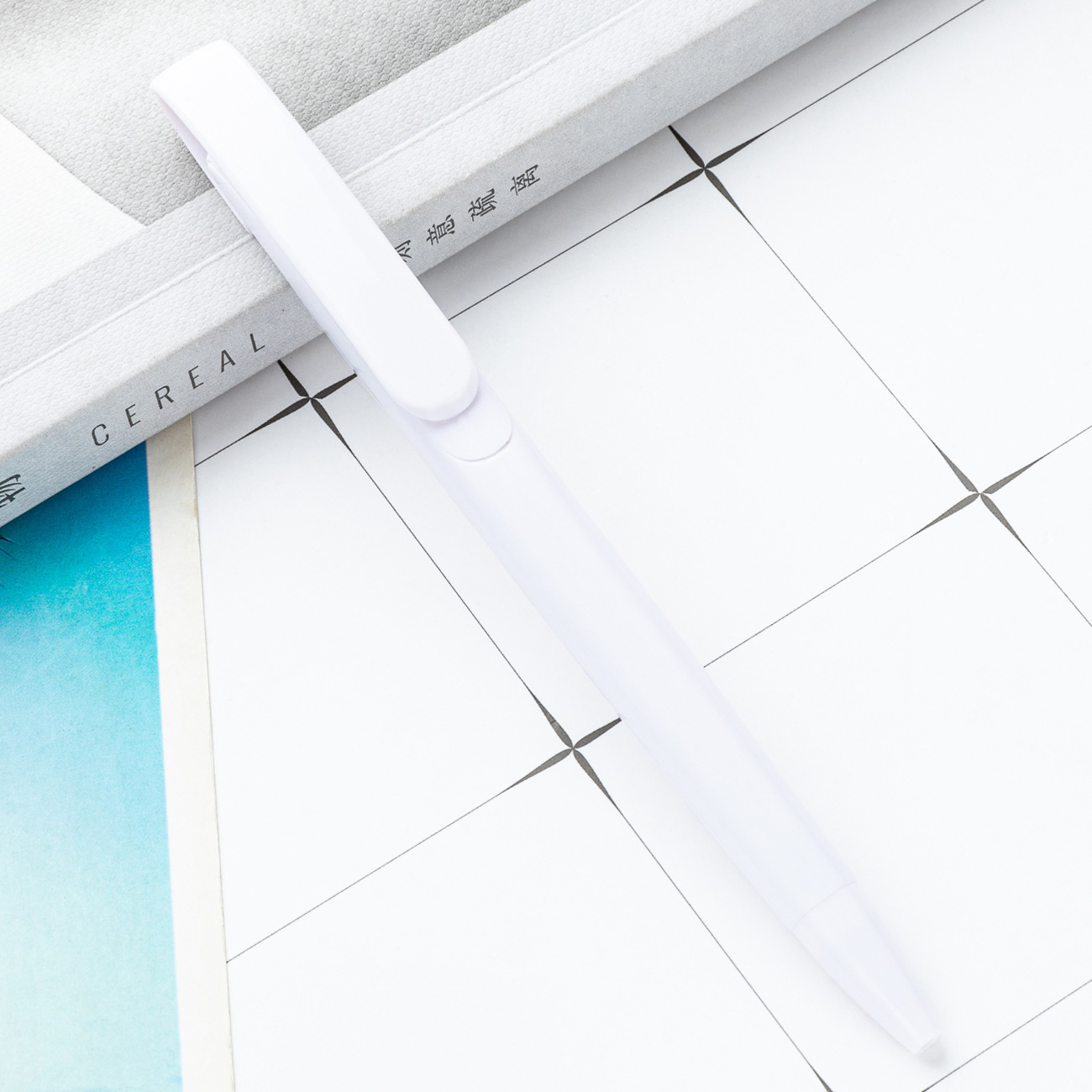 Color Pole - White