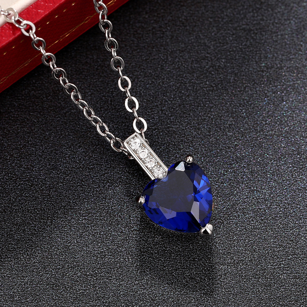 XL826 blue