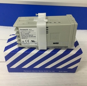 Nuevo controlador de temperatura AKT4111200 KT4 para modelos de control industrial de programación PLC