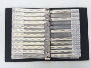 1206电容器样品书0.5pf-1uf表面贴装80值X 25pcs芯片电阻器小册子SMD什锦文件夹