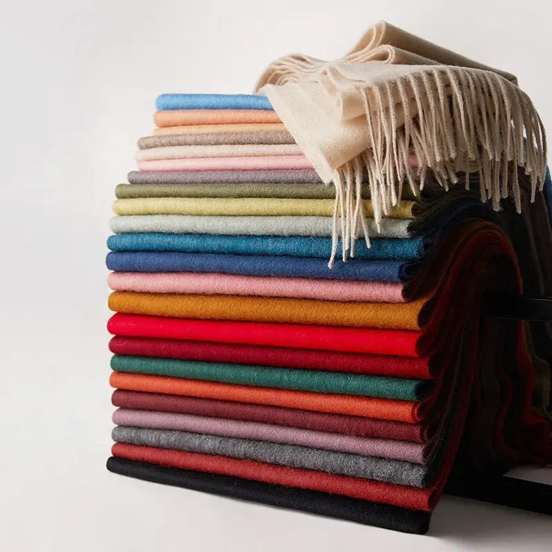 Écharpes d'hiver en laine pure pour femmes, logo personnalisé, châles d'hiver chauds de couleur unie, longue écharpe en laine tissée à pampilles