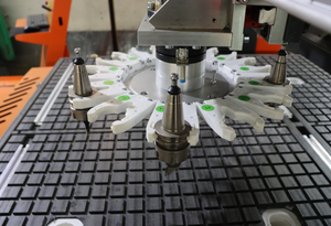 Configuraciones altas 4x8 3 Axis 1325 1530 2030 Cnc Router Carrusel 12 piezas Movible ISO30 Auto-Tool Changer - Product Image 5