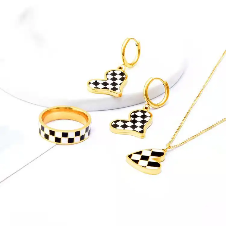 Perhiasan Trendi 18K Emas Disepuh Baja Nirkarat Hitam Putih Kotak-kotak Geometris Pemeriksa Hati Liontin Kalung untuk Wanita